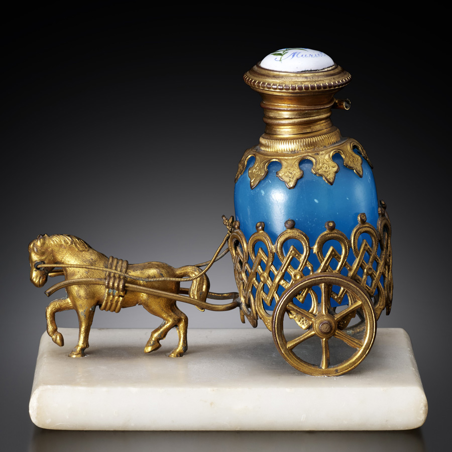 馬車形香水瓶
1860年頃　イタリア