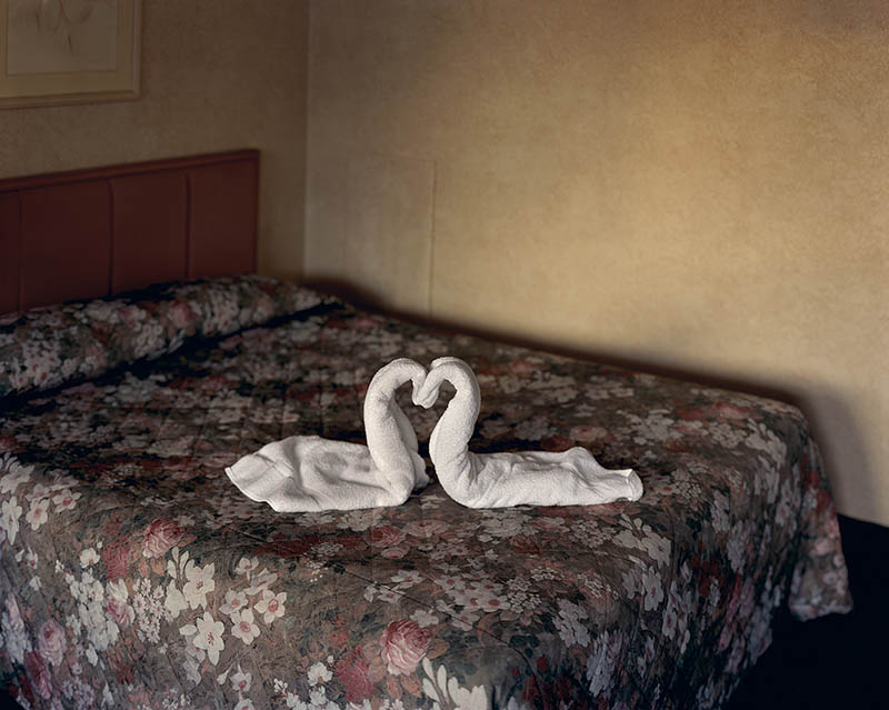 アレック・ソス《Two Towels》〈Niagara〉より　2004年　作家蔵　©Alec Soth