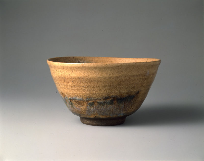 重要美術品　伯庵茶碗　銘 冬木　江戸時代・17世紀　五島美術館蔵