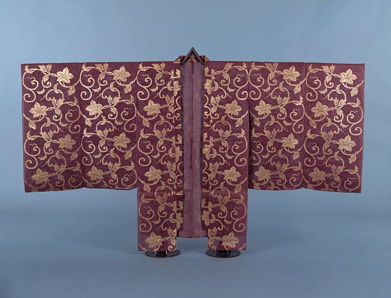 《紫地鉄線唐草模様長絹》江戸時代・19世紀　泉屋博古館東京