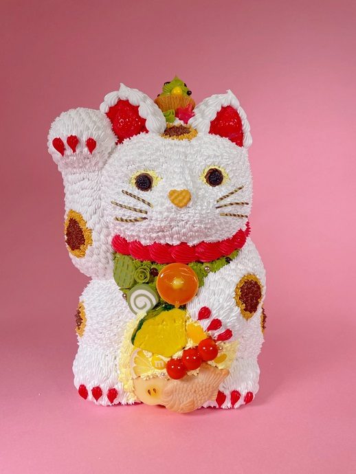 渡辺おさむ

「MANEKINEKO」

H30×W18×D18cm

ミクストメディア