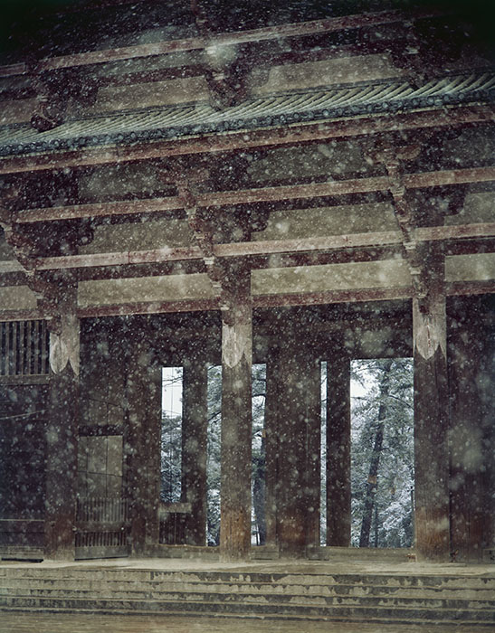 「雪の東大寺南大門」撮影年：1964 年頃