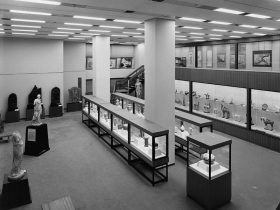 開館記念展の様子（新橋　1975年）