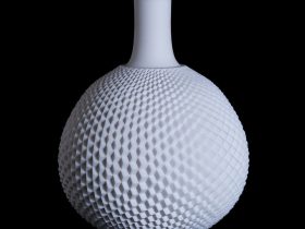 南 繁樹 「位相幾何小立方花器」 （11×11×H14cm） 撮影 / 米本満穂