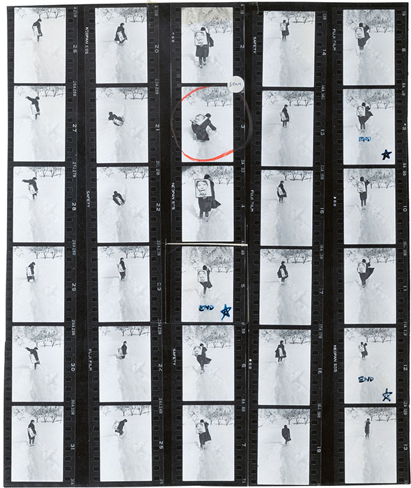 「舌出し天使」CONTACT SHEET　©YOSHIHIRO TATSUKI

