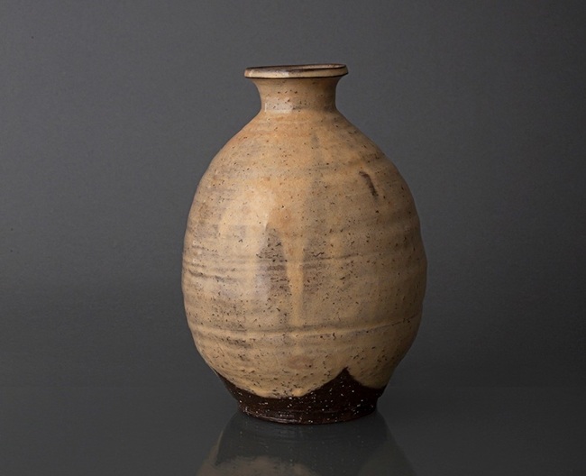 「萩粉引扁壺」（15×H20.4㎝）