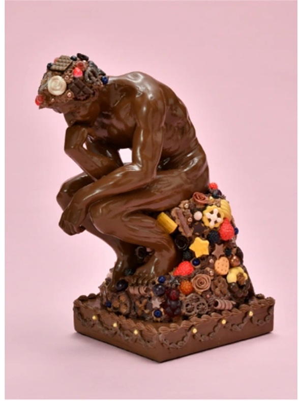 渡辺おさむ「I’m thinking」 （幅12×奥行18×高さ26cm）