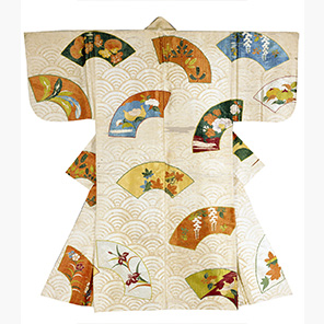 縫箔　白地青海波に扇面散模様
日本・江戸時代　1