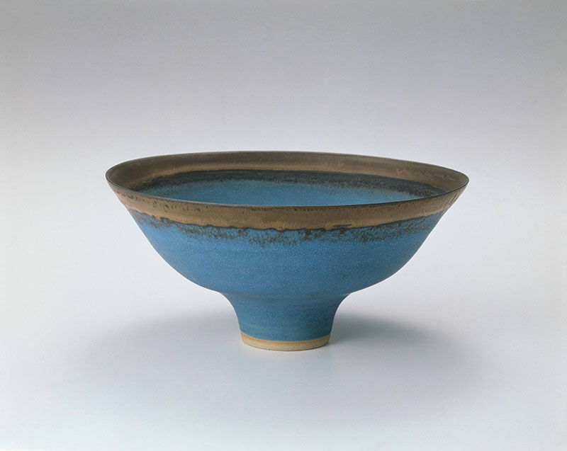 ルーシー・リー 《ピンク象嵌小鉢》 1975-79年頃 国立工芸館蔵 撮影：アローアートワークス