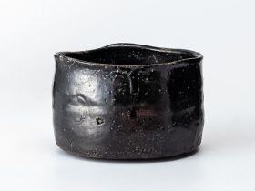 「瀬戸黒」　H8.4×W12.7×D11.9cm