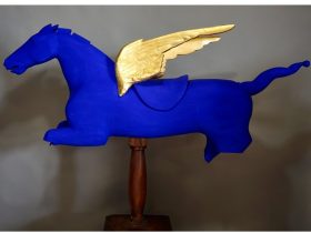 「天馬 －翔 2025.A－」H161×W168×D69cm　樟・金箔・アクリル絵具