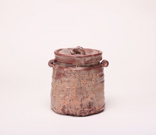 紫志野水指 (穴窯)

幅17.3×奥16.0×高さ18.4cm 　