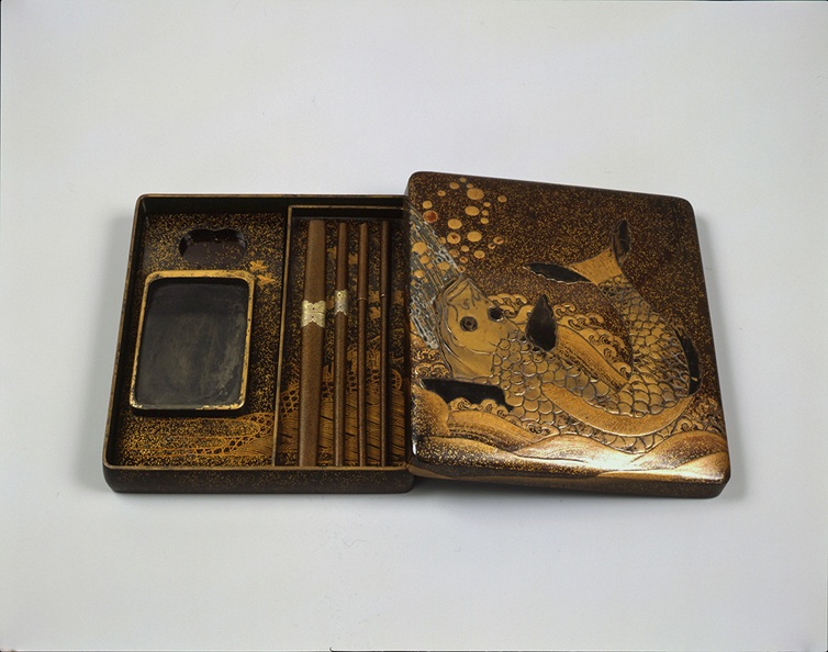 「鯉蒔絵硯箱」　江戸時代　18世紀

