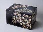 「夜光貝螺鈿箱」 （幅21.5×奥行15×高さ13cm）