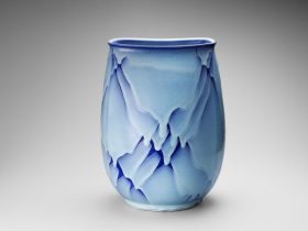 作家名：庄村 健 作品名：藍染花器 サイズ：縦27×横28.7×高38cm