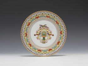 「エジプト総督のためのプレート〈ケディヴェ〉」ガエターノ・ローディ デザイン/ドッチァ窯またはリチャード ジノリ　1874年―1907年　個人蔵