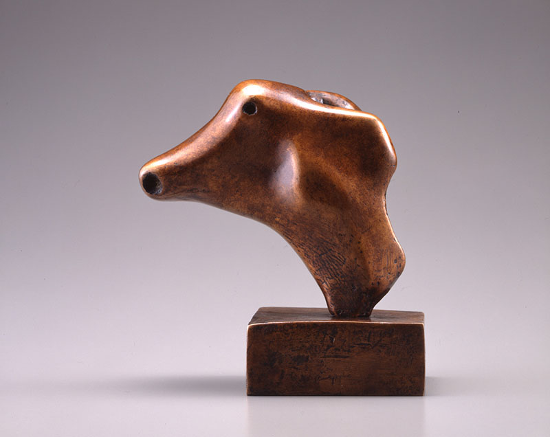 ヘンリー・ムーア 《馬の頭部》 1982年 ブロンズ 群馬県立館林美術館蔵