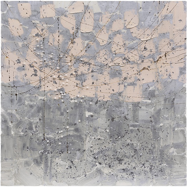 "Chandelier" no.20241212 2024年 油彩、銀箔、パール・キャンバス 素材協力：TASAKI 91.0×91.0cm