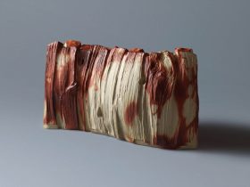 出口はこちら 幅80ｘ奥行28ｘ高さ43㎝