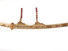 葵紋散螺鈿黄金造太刀拵　徳川美術館蔵