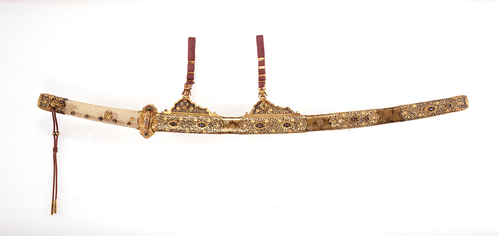 葵紋散螺鈿黄金造太刀拵　徳川美術館蔵