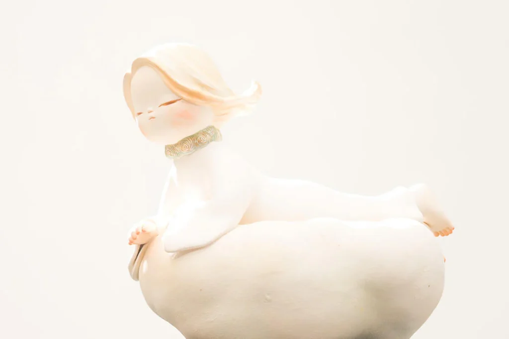 2025, 58.0 x 32.0 x 47.0cm