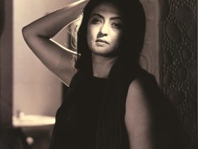 ≪Shringara/恋情≫The Navarasa Suite from the series Bombay Photo Studio, 2000-2003 @ Pushpamala N