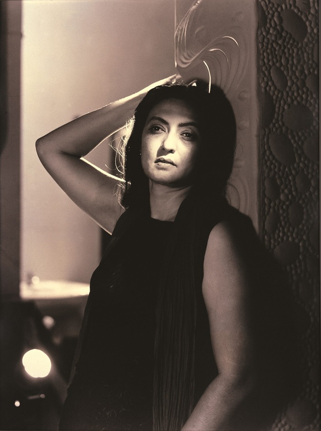 ≪Shringara/恋情≫The Navarasa Suite from the series Bombay Photo Studio, 2000-2003 @ Pushpamala N