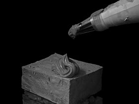 「中田愛美里　a piece of cake」日本橋三越本店