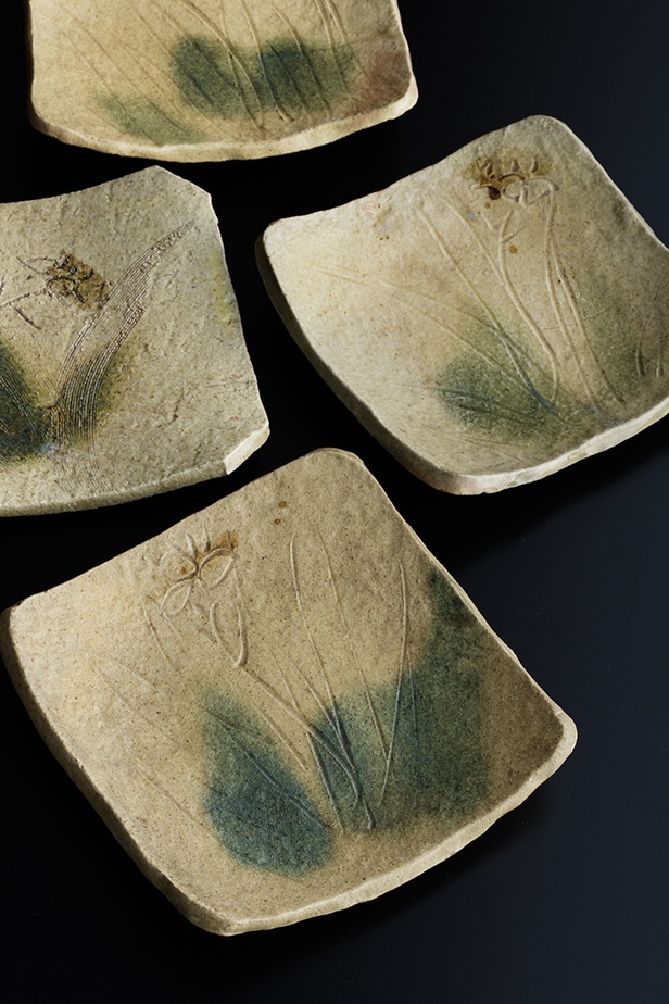 北大路魯山人 「黄瀬戸菖蒲文四方隅切皿」 1951年頃