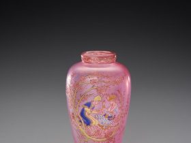 エミール・ガレ「花園貴人文花器」 1884年〜1889年 15×9×8cm