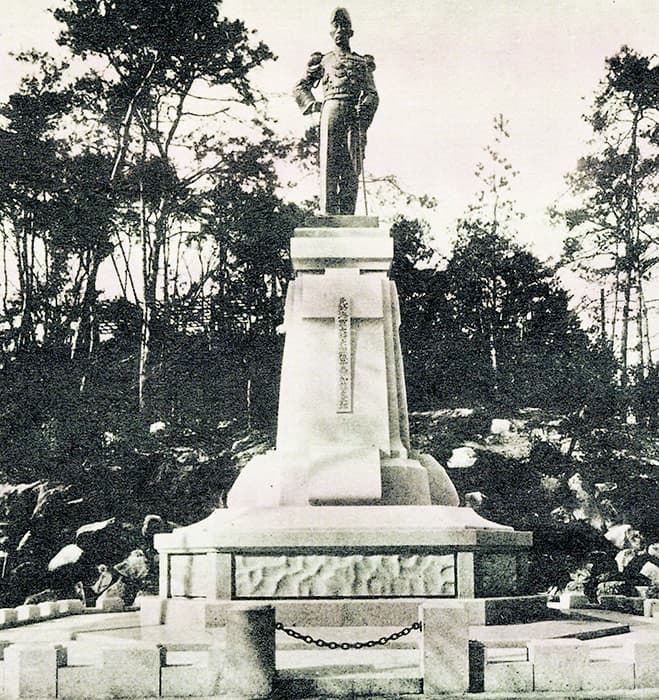 上田直次《加藤友三郎元帥銅像》1935