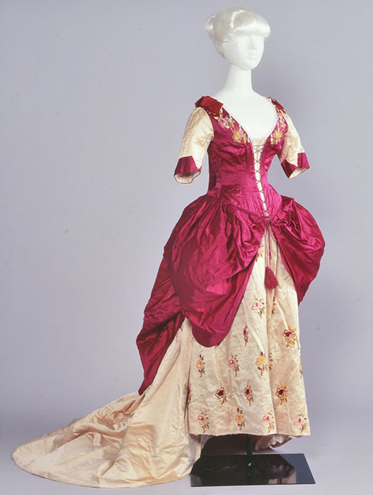 鍋島栄子着用仮装舞踏服【5月3日～7月4日】