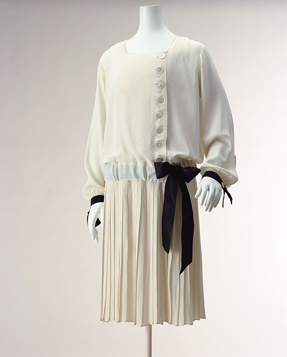 シャネル　デイ・アンサンブル　1928年頃　京都服飾文化研究財団　撮影：広川泰士