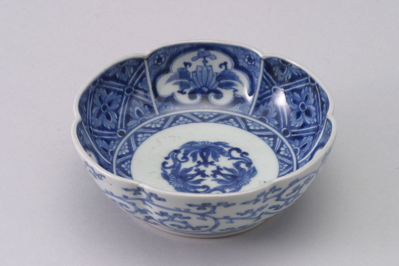 染付唐花文輪花皿【通期】