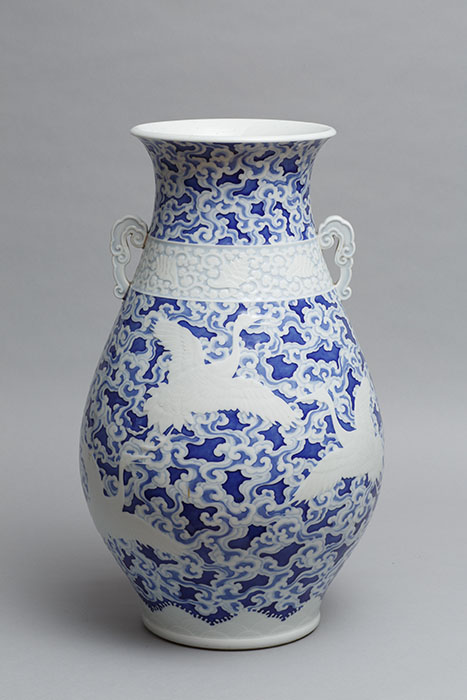 染付陽刻雲鶴文花瓶【通期】