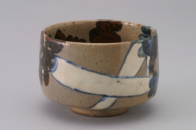 鉄絵染付大根文茶碗【通期】