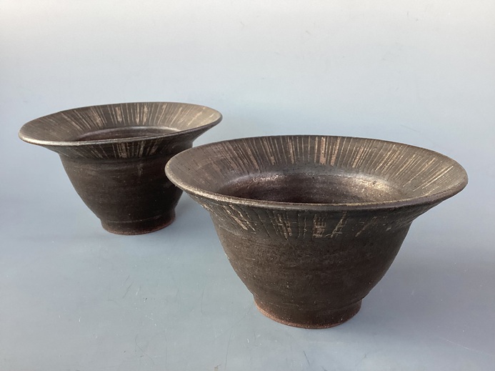 角りわ子「黒墨釉鉢」