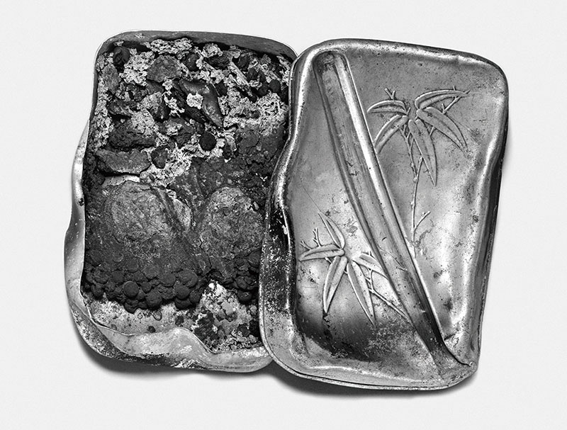 土田ヒロミ〈ヒロシマ・コレクション〉
《弁当箱　寄贈者：渡辺茂　広島平和記念資料館所蔵 》1982年　©Hiromi Tsuchida