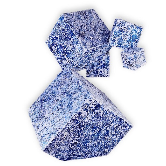 「Light blue check」

120×95×75cm
油絵、アクリル、樹脂、木

2025年