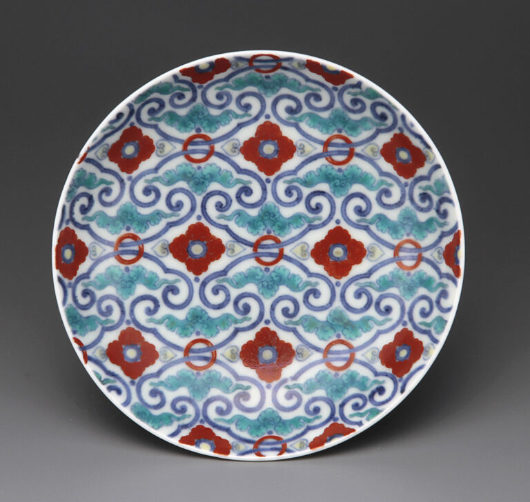 鍋島焼 色絵有職文小皿（個人蔵）