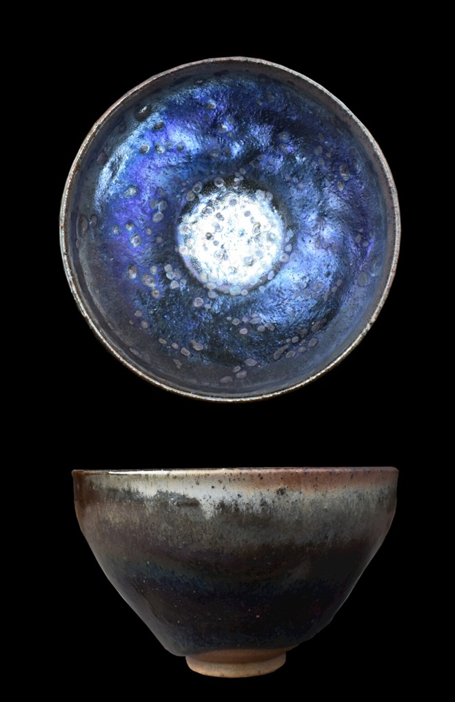 「曜変」

W12.3cm×H7.5cm