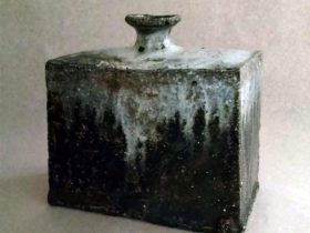 朝鮮唐津窯変角瓶 9.5×17×15.8h