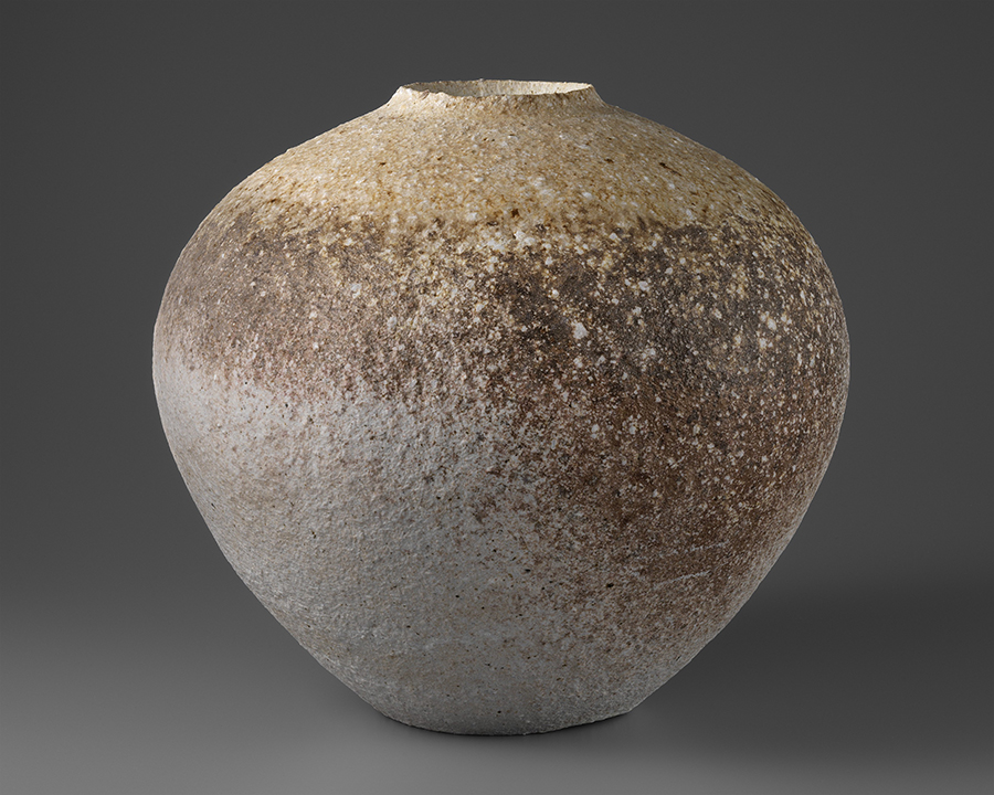 【奨励賞】石田 和也《備前磁器壺》
高38.5×幅41.0×奥行41.0cm