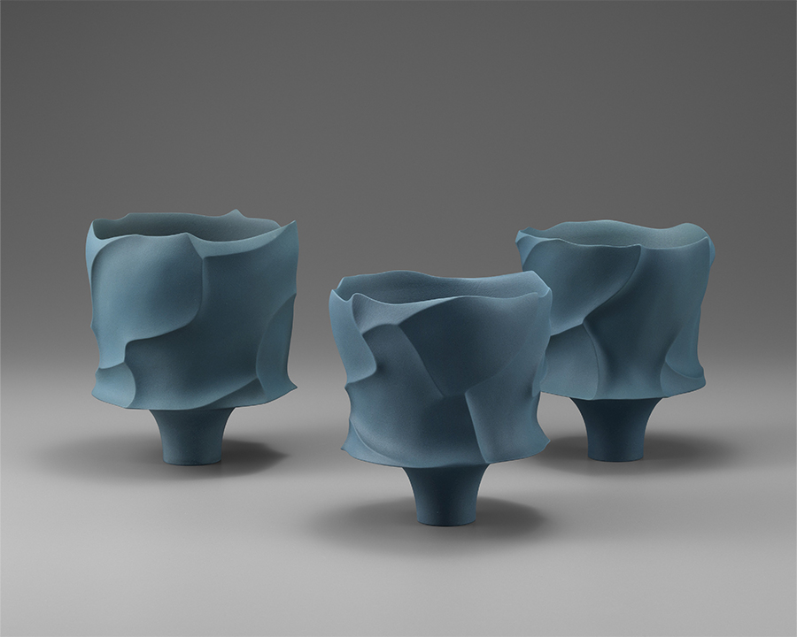 【奨励賞】Daniel Chau《Narrative》
左：高18.0×幅15.5×奥行15.5cm
中：高16.0×幅14.5×奥行15.0cm
右：高17.0×幅14.5×奥行15.0cm