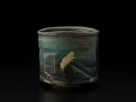 「織部茶盌」（径11.8×高さ10.7cm）