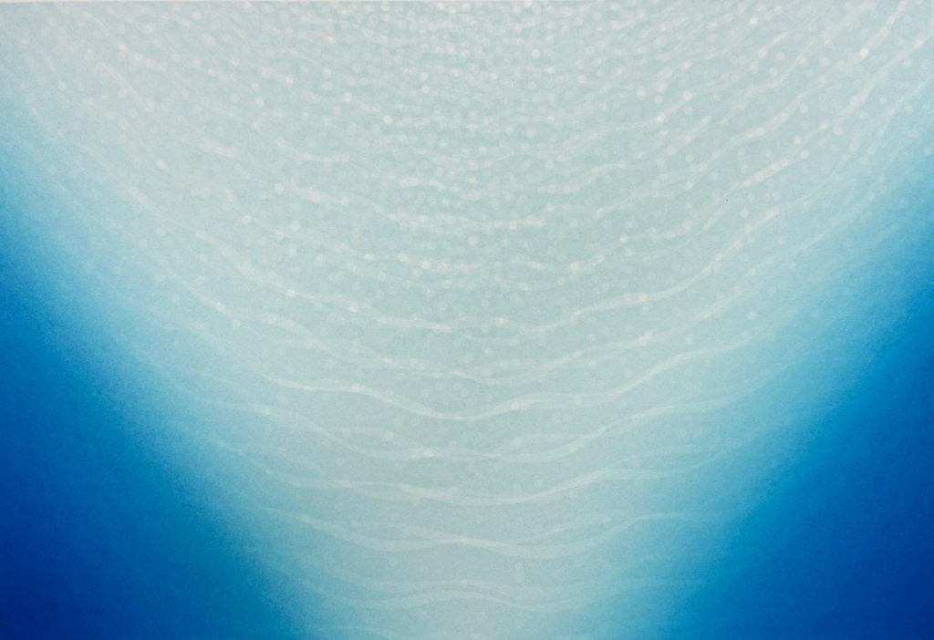 笠井正博 青い光の踊り 68.8cm×86.2cm 紙、シルクスクリーン