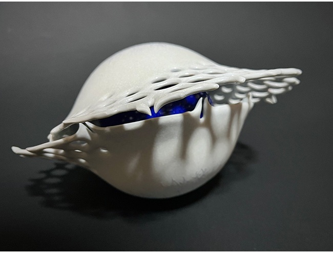 「星の波」　H11.6×直径21cm　磁土