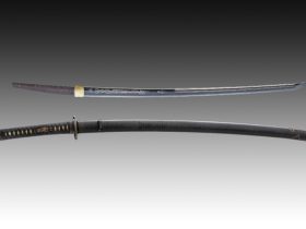 「肥前国住近江大掾藤原忠廣」 刃長：72.2cm、時代：江戸初期、附属：青貝変塗鞘打刀拵 特別保存刀剣鑑定書