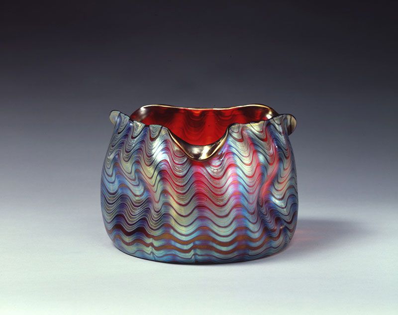 「花器」ボヘミア　レッツ工房　1900年頃　町田市立博物館所蔵